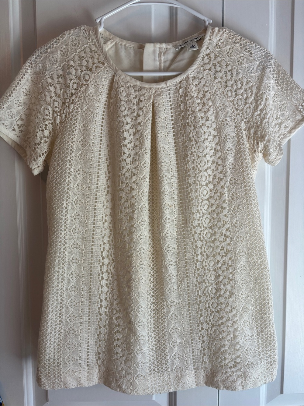 Banana Republic Ivory Lace Short Sleeve Top size 8